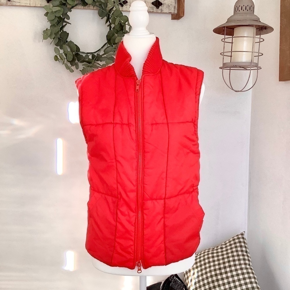 Brookes brothers red puffer vest size large